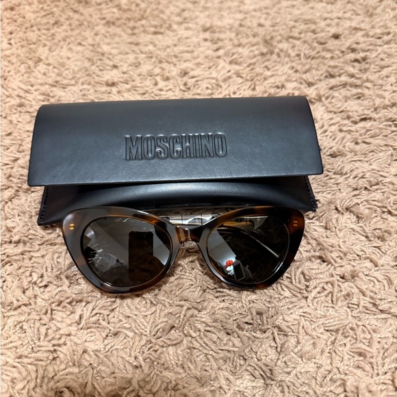 Moschino Brown Cat-Eye Sunglasses with Black Case main image 10